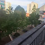 Moderni S Balkonem V Srdci Pardubic Appartement