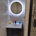Moderni S Balkonem V Srdci Pardubic