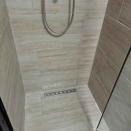 Moderni S Balkonem V Srdci Pardubic アパート