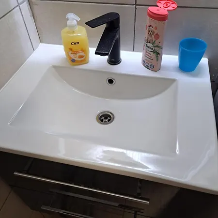 Moderni S Balkonem V Srdci Pardubic * باردوبيتسه