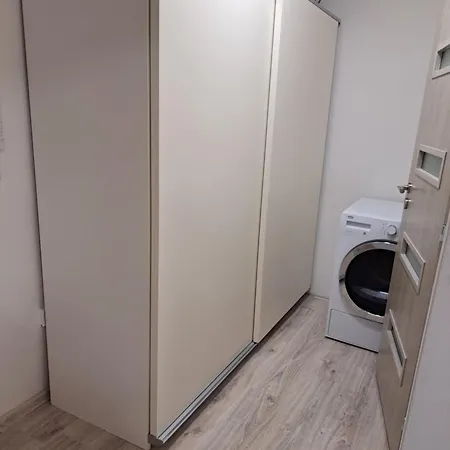 アパート Moderni S Balkonem V Srdci Pardubic *