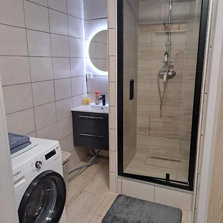 Moderni S Balkonem V Srdci Pardubic Apartment