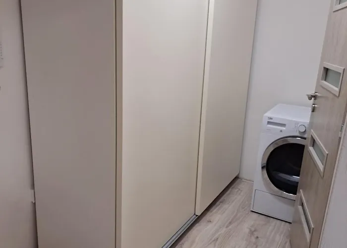 Lägenhet Moderni S Balkonem V Srdci Pardubic *